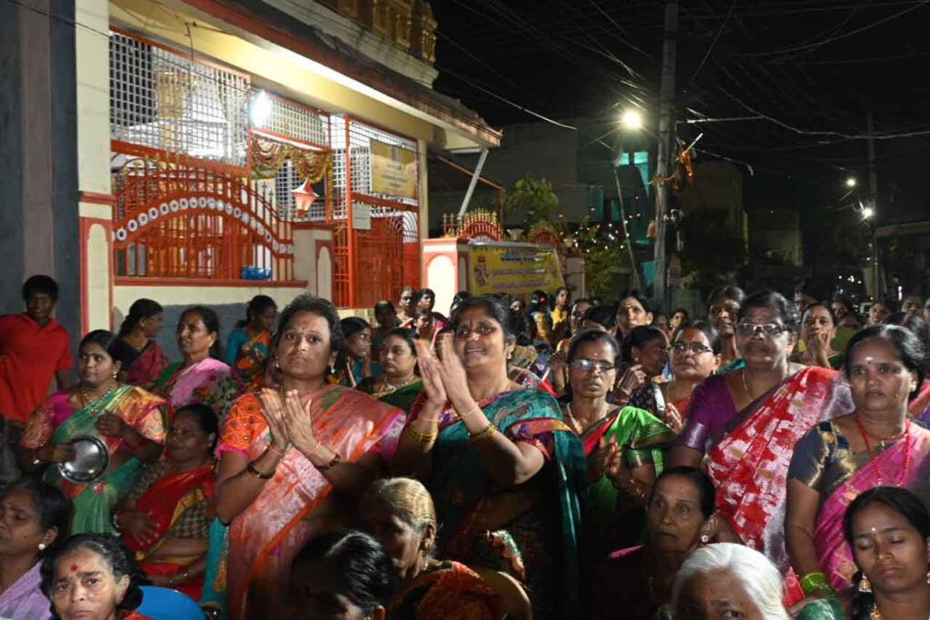 కాపువాడ బతుకమ్మ సంబరాలలో శ్రీమతి రావు పద్మ 3 Rao Padma in Bathukamma Celebrations-07